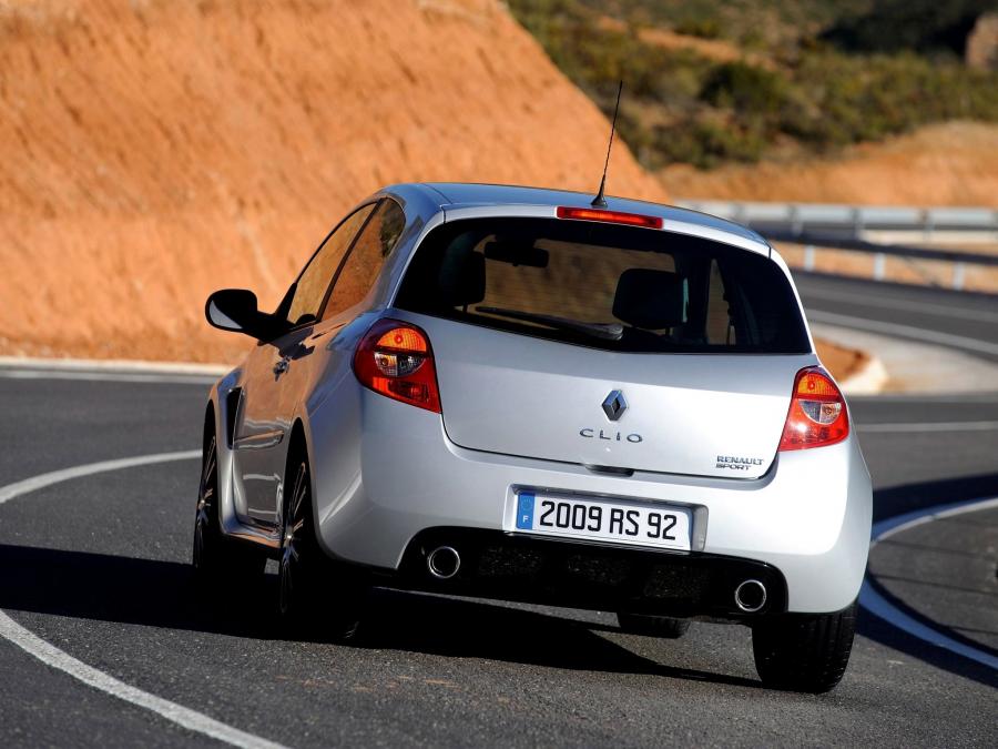  Renault Clio R.S. 2.0 16V 2006 года  (фото 4 из 125)